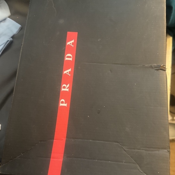 Brand new Prada men size 11.
Never worn - Picture 2 of 5